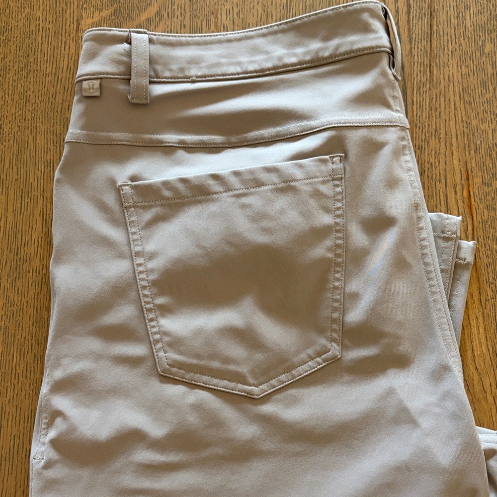 Lululemon Men’s ABC Classic Fit 5 Pocket Pant- size 36